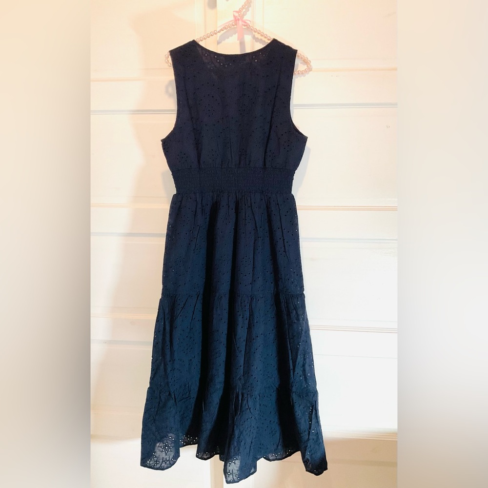 Elegant Navy Blue Sleeveless Dress - Picture 5 of 15